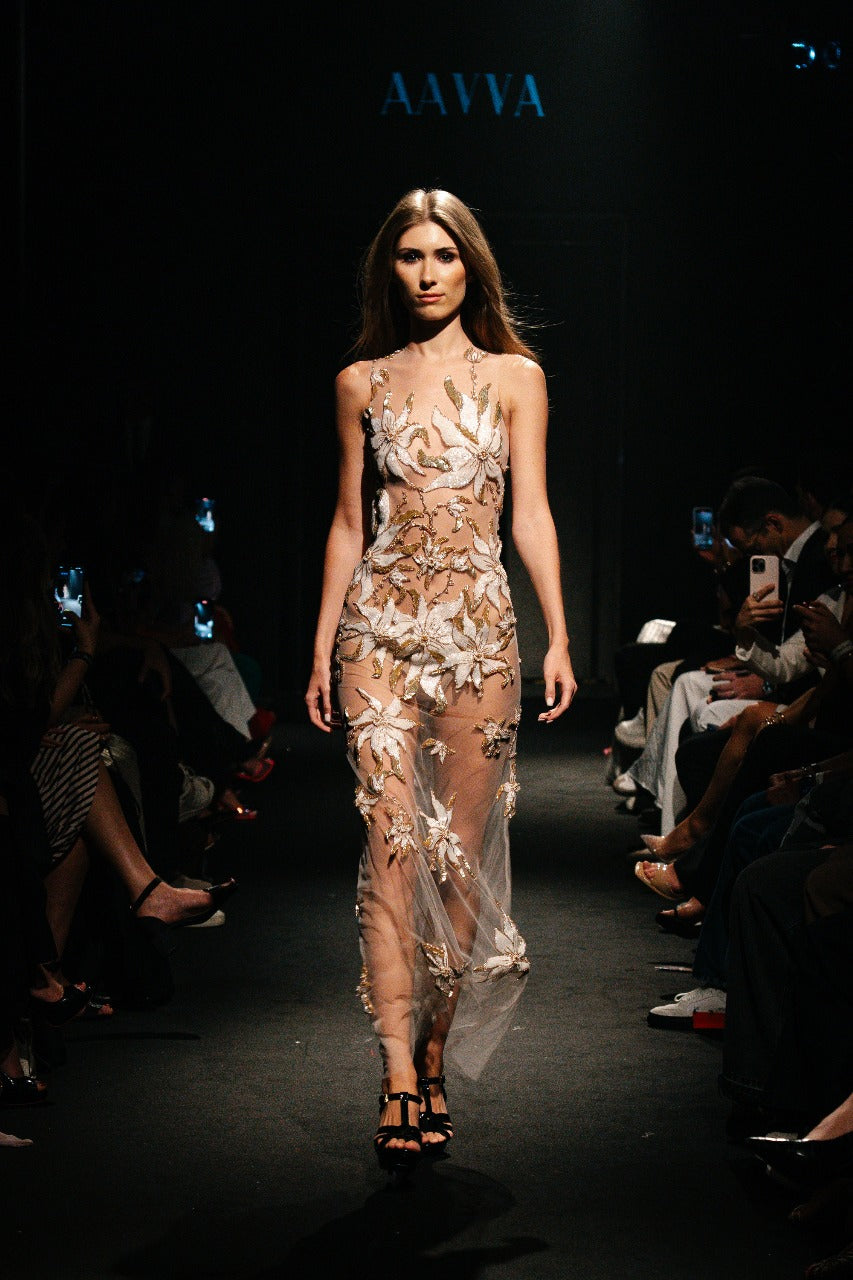 Sleeveless gown with 3-dimensional floral design