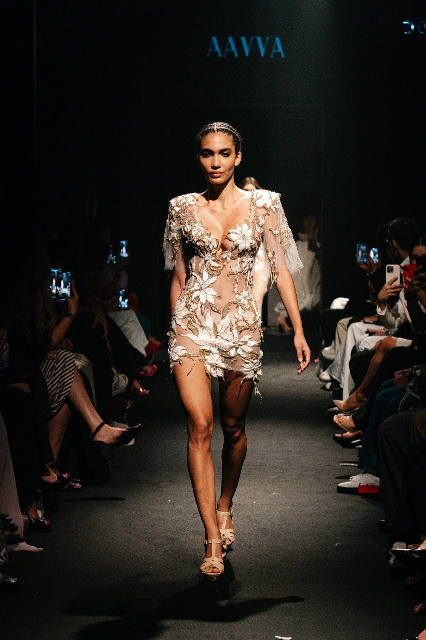 Short sleeve short gown with gold 3-dimensional floral design