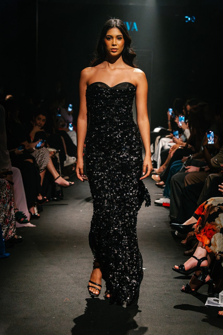 Heart shaped neckline corset strapless gown