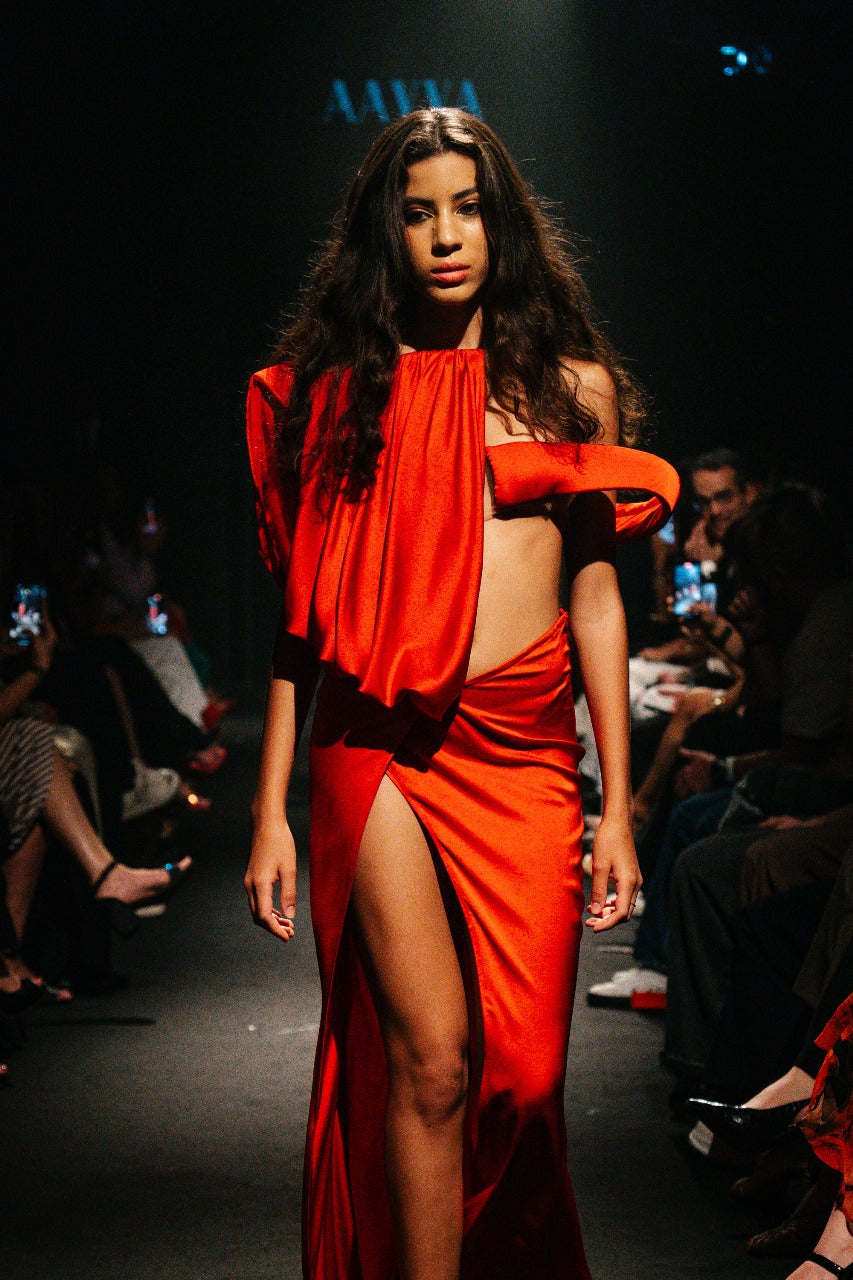 Gown with an Asymmetrical Off-the-shoulder Neckline