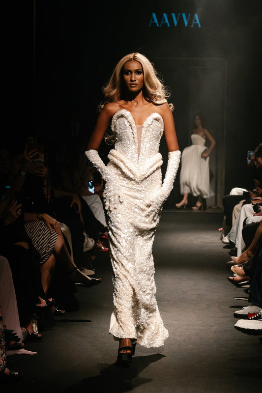 Flattering heart shaped neckline corset