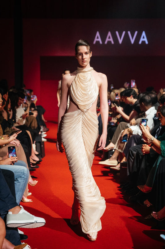 High neck finely pleated fabric